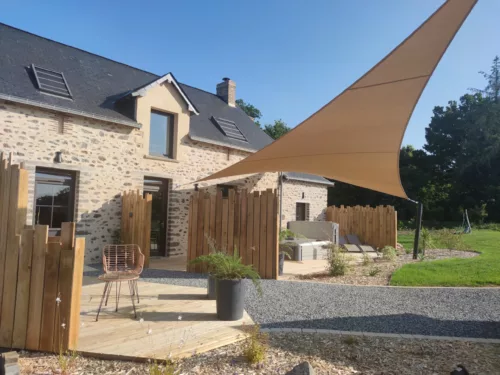 voile d'ombrage triangle pour terrasse